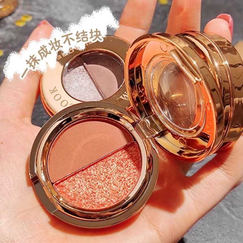 ♥รายละเอียดสินค้า: ●พาเลตต์อายแชโดว์ 2 สีนี้เชื้อเชิญความโรแมนติกครั้งใหม่ด้วยการแต่งตาด้วยอารมณ์โรแมนติกและแสงพระอาทิตย์ตกเพื่อให้เข้ากับทุกคน ●อายแชโดว์ขนาดเล็กสุดน่ารัก ไฮไลท์และคอนทัวร์เฉดสี เพื่อสร้างถุงใต้ตาสุดเก๋ไก๋ให้กับอายแชโดว์ ซึ่งจะช่วยเพิ่มความลึกให้กับดวงตาของคุณ ●เนื้อสัมผัสนุ่มของคาเฟ่และชิมเมอร์ และแสงแวววาวของอัญมณีประเภทกลิตเตอร์ อัญมณีที่มีความมันวาวสูงใหม่โดยใช้กลิตเตอร์โปร่งใสและเทคโนโลยีชั้นสูงทำให้เป็นประกายแวววาว ●ทาเบา ๆ รอบดวงตาโดยใช้นิ้วหรือแปรง สำหรับเงาอัญมณี ใช้นิ้วของคุณเพื่อการใช้งานที่ยาวนานขึ้น ●สามารถใช้ได้ทั้งเปลือกตาหรือเป็นสีแหลม ใช้เงาตามรสนิยมของคุณ! เมื่อใดก็ตามที่คุณต้องการให้รูปลักษณ์ของคุณเป็นพิเศษ ♥คุณสมบัติของผลิตภัณฑ์: พาเลทอายแชโดว์ 2 สี เนื้อไหม สีสันที่สวยงามสามารถทำให้ดวงตาของคุณเป็นประกายได้ มี 6 สีให้คุณเลือก: Pumpkin-01# Eggplant-02#